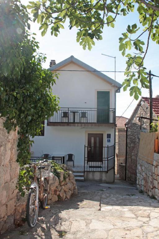 Holiday Home Marina-Renovated House In City Center Rogoznica  Exterior photo